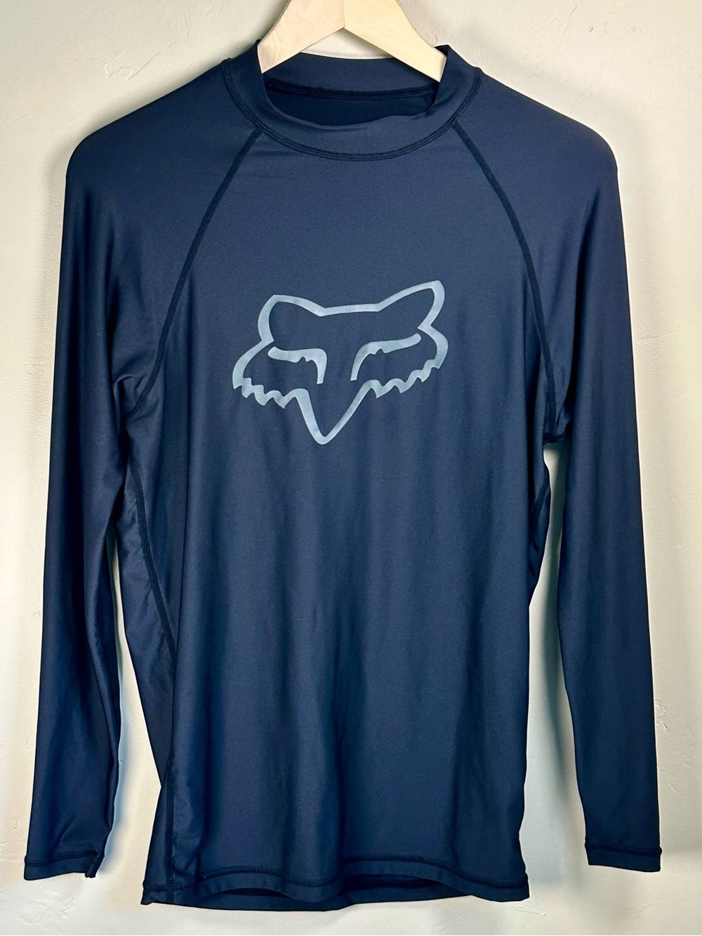 FOX RACING Women’s Large Black Legacy Long Sleeve Rash guard | P2P 20”